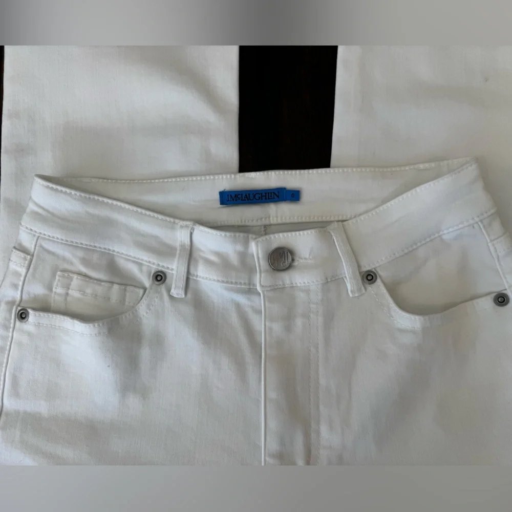 J.McLaughlin White super Stretchy Jeans SZ 0
Women’s White Flare Jeans EUC - Picture 8 of 9